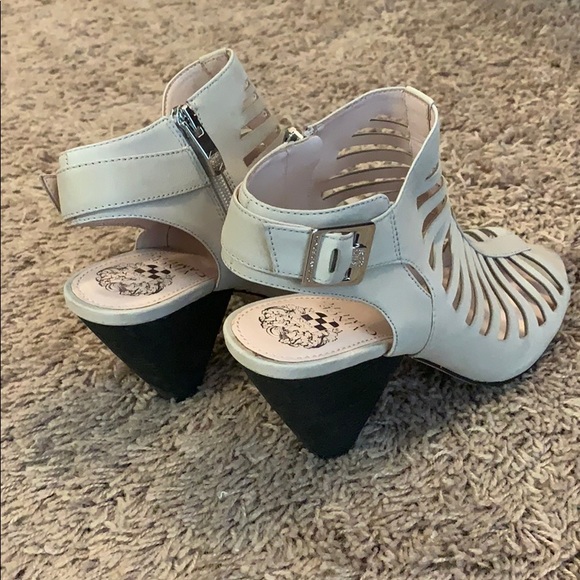 Vince Camuto “Eliana” Gladiator Shoes - Picture 4 of 8